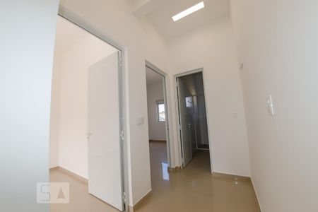 Casa para alugar com 84m², 2 quartos e 2 vagasCorredor dos quartos