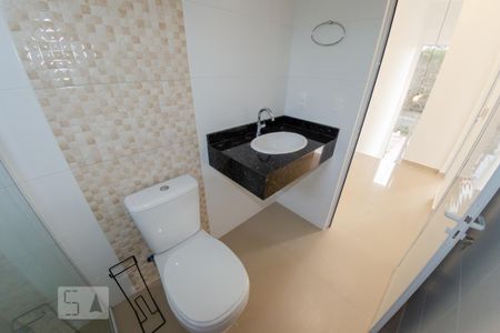 Casa para alugar com 84m², 2 quartos e 2 vagasBanheiro