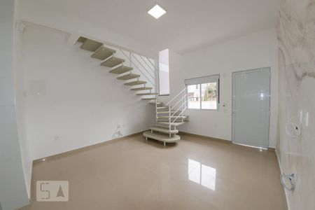 Sala de casa para alugar com 2 quartos, 84m² em São João do Rio Vermelho, Florianópolis