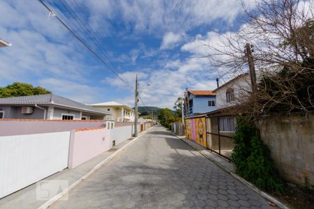 Casa para alugar com 84m², 2 quartos e 2 vagasVista da rua