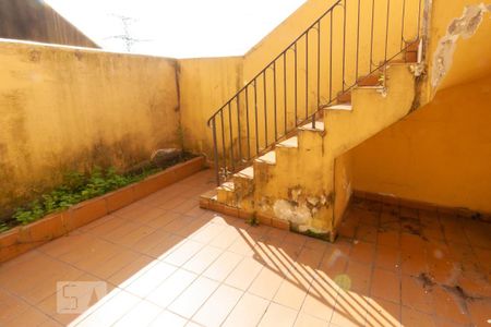 Casa à venda com 150m², 5 quartos e 2 vagasEscada