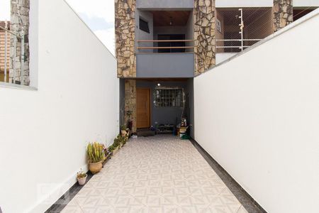 Casa à venda com 140m², 3 quartos e 2 vagasFrente 