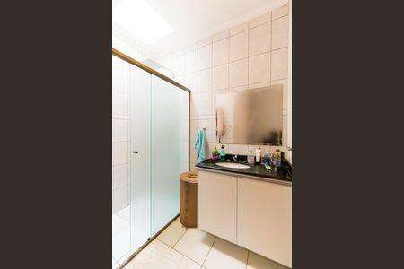 Casa à venda com 140m², 3 quartos e 2 vagasBanheiro 