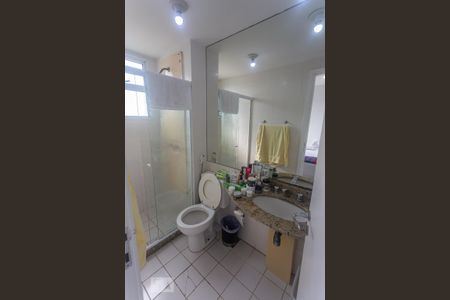 Apartamento à venda com 80m², 2 quartos e 1 vaga Apartamento à venda com 80m², 2 quartos e 1 vagaBanheiro da Suíte 2
