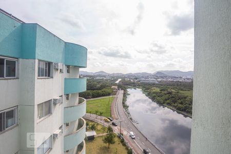 Apartamento à venda com 80m², 2 quartos e 1 vaga Apartamento à venda com 80m², 2 quartos e 1 vagaCozinha e Área de Serviço Vista
