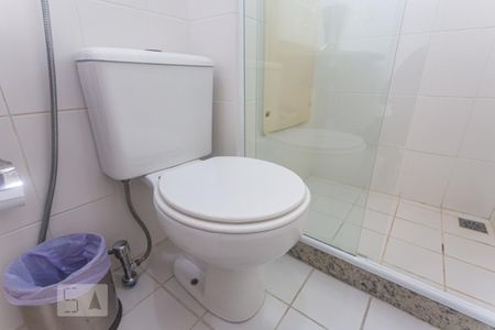 Apartamento à venda com 80m², 2 quartos e 1 vaga Apartamento à venda com 80m², 2 quartos e 1 vagaBanheiro da Suíte 1