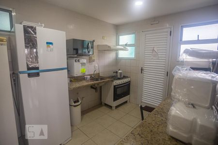 Apartamento à venda com 80m², 2 quartos e 1 vaga Apartamento à venda com 80m², 2 quartos e 1 vagaÁrea comum - Salão de festas 2