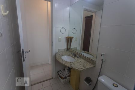Apartamento à venda com 80m², 2 quartos e 1 vaga Apartamento à venda com 80m², 2 quartos e 1 vagaBanheiro da Suíte 1
