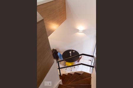 Casa para alugar com 58m², 1 quarto e 1 vagaEscada