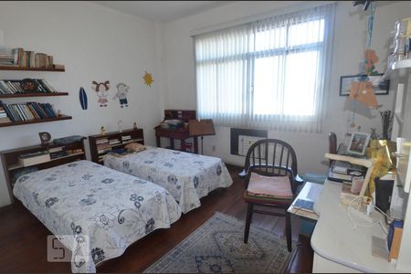 Apartamento à venda com 186m², 4 quartos e 1 vagaQuarto 2