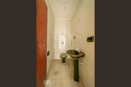 Casa à venda com 340m², 4 quartos e 4 vagasBanheiro