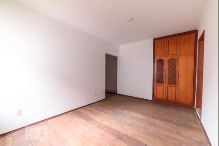 Casa à venda com 340m², 4 quartos e 4 vagasSuíte