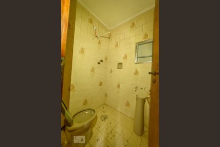 Casa à venda com 340m², 4 quartos e 4 vagasBanheiro de Serviço