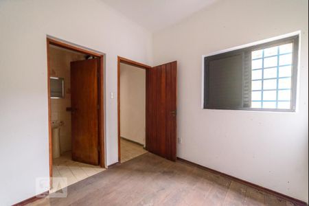 Casa à venda com 340m², 4 quartos e 4 vagasQuarto de Serviço