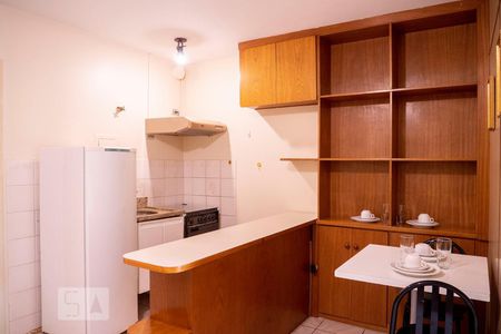Sala e Cozinha de apartamento para alugar com 1 quarto, 28m² em Aclimação, São Paulo