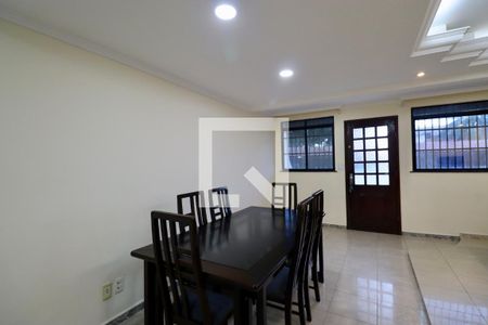 Sala de casa de condomínio para alugar com 5 quartos, 193m² em Armação, Salvador
