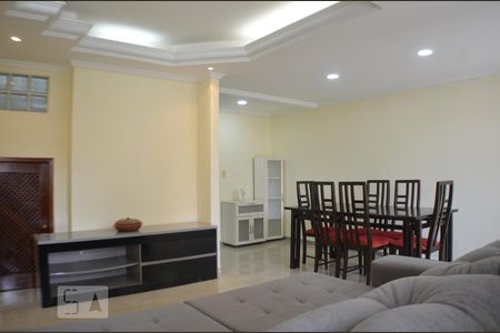 Detalhe Sala de casa de condomínio para alugar com 5 quartos, 193m² em Armação, Salvador
