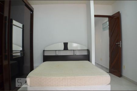 Quarto 1 com banheiro de casa de condomínio para alugar com 5 quartos, 193m² em Armação, Salvador