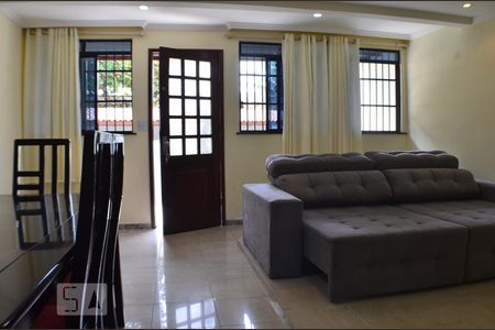 Detalhe Sala de casa de condomínio para alugar com 5 quartos, 193m² em Armação, Salvador