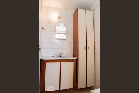 Banheiro da Suíte de apartamento para alugar com 1 quarto, 25m² em Aclimação, São Paulo