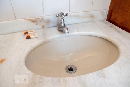 Banheiro da Suíte de apartamento para alugar com 1 quarto, 25m² em Aclimação, São Paulo