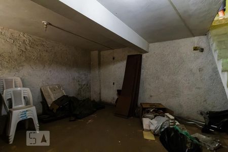 Casa à venda com 180m², 4 quartos e 6 vagasPorão