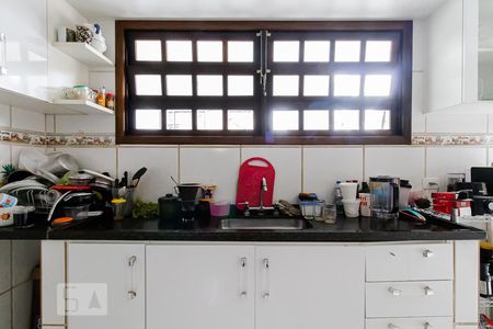 Casa à venda com 180m², 4 quartos e 6 vagasCozinha