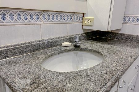 Apartamento à venda com 73m², 3 quartos e 1 vagaDetalhe Banheiro