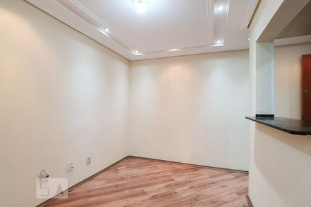 Sala acada de apartamento para alugar com 2 quartos, 43m² em Jardim Santa Teresinha, São Paulo