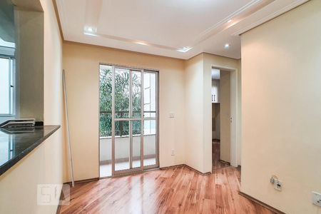 Sala de apartamento para alugar com 2 quartos, 43m² em Jardim Santa Teresinha, São Paulo