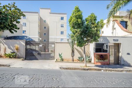 Apartamento à venda com 50m², 2 quartos e 1 vaga Apartamento à venda com 50m², 2 quartos e 1 vagaFachada