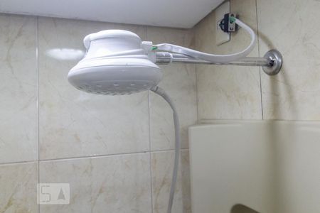 Banheiro de apartamento à venda com 3 quartos, 64m² em Vila Ivone, São Paulo