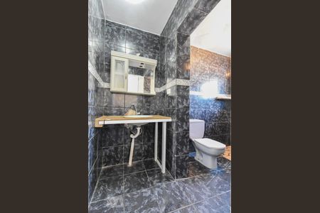 Casa para alugar com 130m², 2 quartos e sem vagaBanheiro Suíte 01