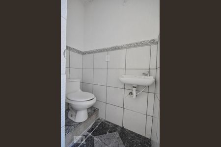 Casa para alugar com 130m², 2 quartos e sem vagaBanheiro de Serviços