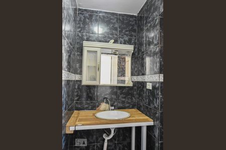 Casa para alugar com 130m², 2 quartos e sem vagaBanheiro Suíte 01