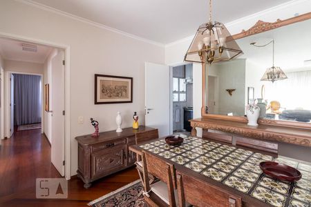 Apartamento à venda com 108m², 3 quartos e 2 vagas Apartamento à venda com 108m², 3 quartos e 2 vagasSala de Jantar