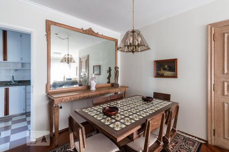 Apartamento à venda com 108m², 3 quartos e 2 vagas Apartamento à venda com 108m², 3 quartos e 2 vagasSala de Jantar