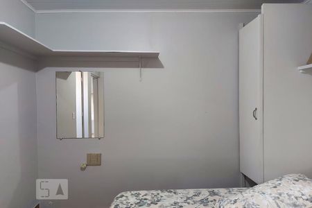 Quarto de casa para alugar com 1 quarto, 60m² em Bussocaba, Osasco