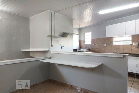 Sala de casa para alugar com 1 quarto, 60m² em Bussocaba, Osasco