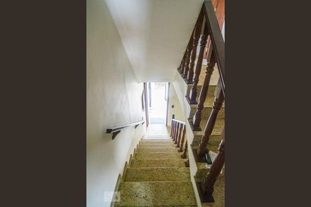 Casa à venda com 110m², 3 quartos e 2 vagasEscadas