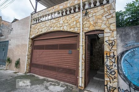 Casa à venda com 110m², 3 quartos e 2 vagasFachada