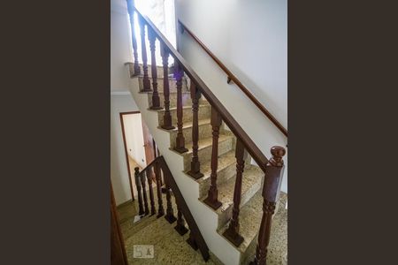 Casa à venda com 110m², 3 quartos e 2 vagasEscadas