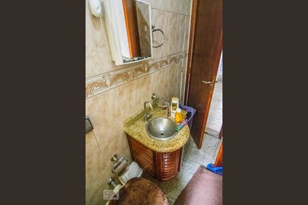 Casa à venda com 110m², 3 quartos e 2 vagasBanheiro Social