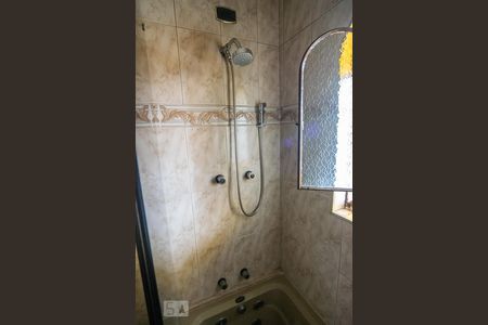 Casa à venda com 110m², 3 quartos e 2 vagasSuíte