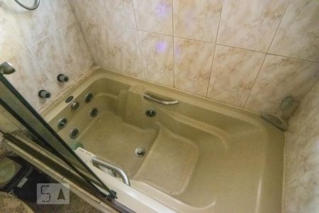 Casa à venda com 110m², 3 quartos e 2 vagasSuíte