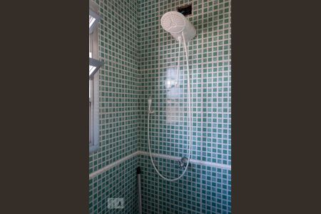 Casa à venda com 322m², 4 quartos e 4 vagasBanheiro 2