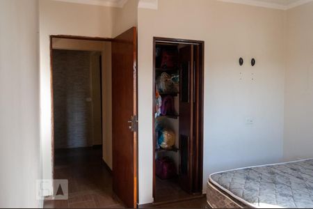 Casa à venda com 322m², 4 quartos e 4 vagasQuarto 1