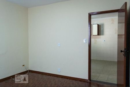 Casa à venda com 322m², 4 quartos e 4 vagasCasa 2 Quarto 2