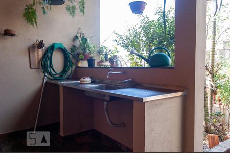 Casa à venda com 322m², 4 quartos e 4 vagasQuintal