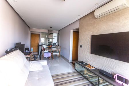 Sala de estar de apartamento à venda com 2 quartos, 75m² em Baeta Neves, São Bernardo do Campo